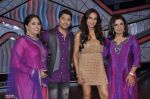Bipasha Basu, Farah Khan, Geeta Kapoor on the sets of Lil Masters in Famous Studio on 28th Aug 2012 (70).JPG